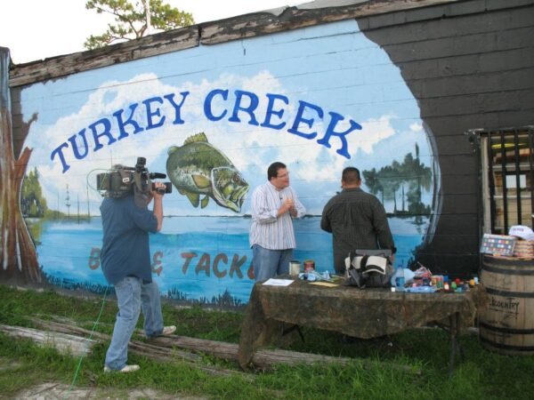 john-dispennette-artist-bait-store-murals-2006